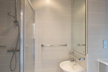 1 bed studio, Notte Street, The Hoe, Plymouth, PL12RQ - Image 2